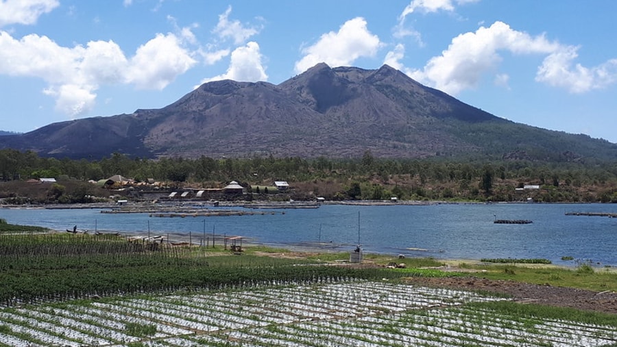 Marvel at the Beautiful Batur Lake & Mt. Batur