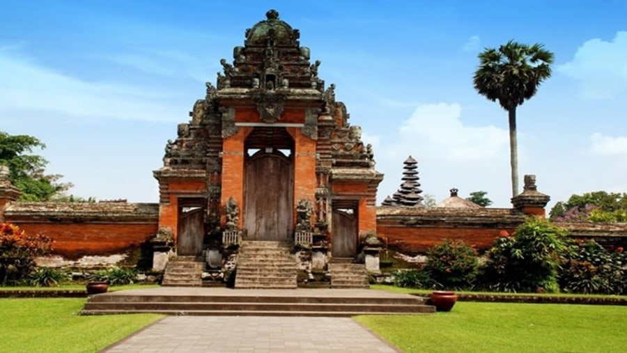 Visit Mengwi Royal Family Temple