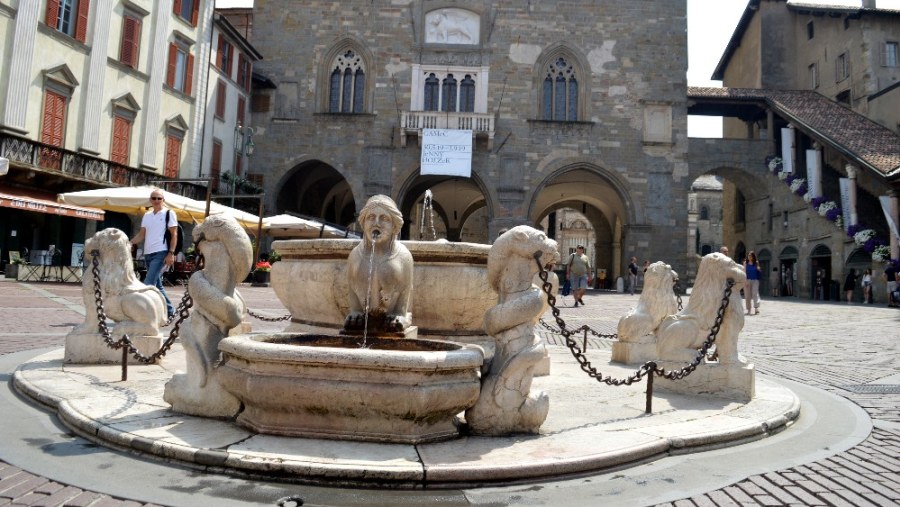 Fontana di Piazza Vecchia