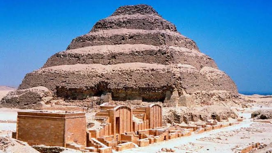 La Nécropole dePyramide Djoser step pyramid