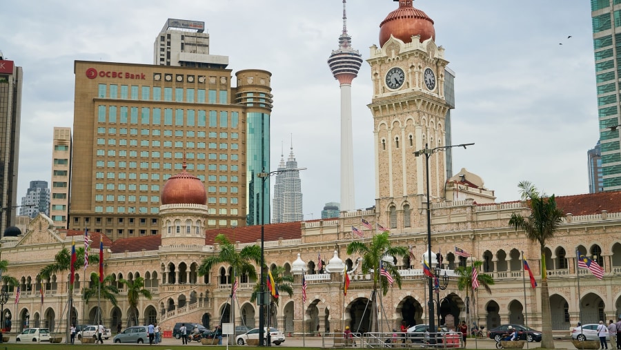 Explore Highlights of Kuala Lumpur by Car