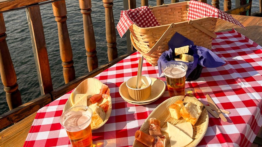 Food and Drinks at the Oslofjord Cruise