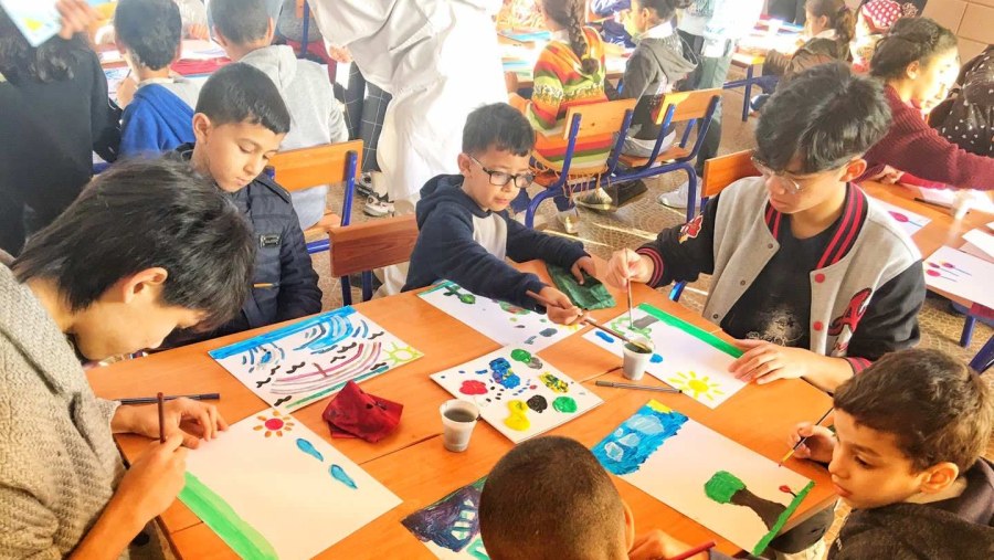 Volunteers helping in the Kindergarten