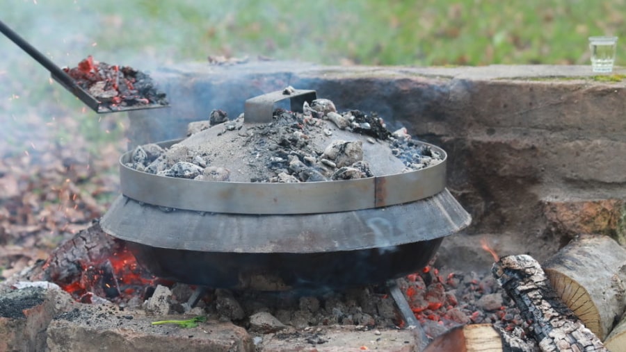 Traditional pot -Sač