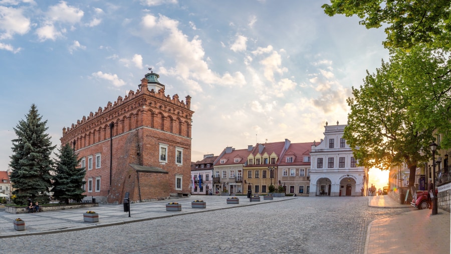 Market Square with the Town Hall