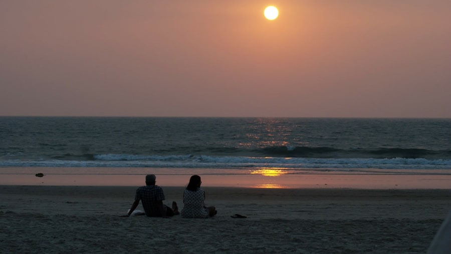 Watch the sunset over the horizon in Goa