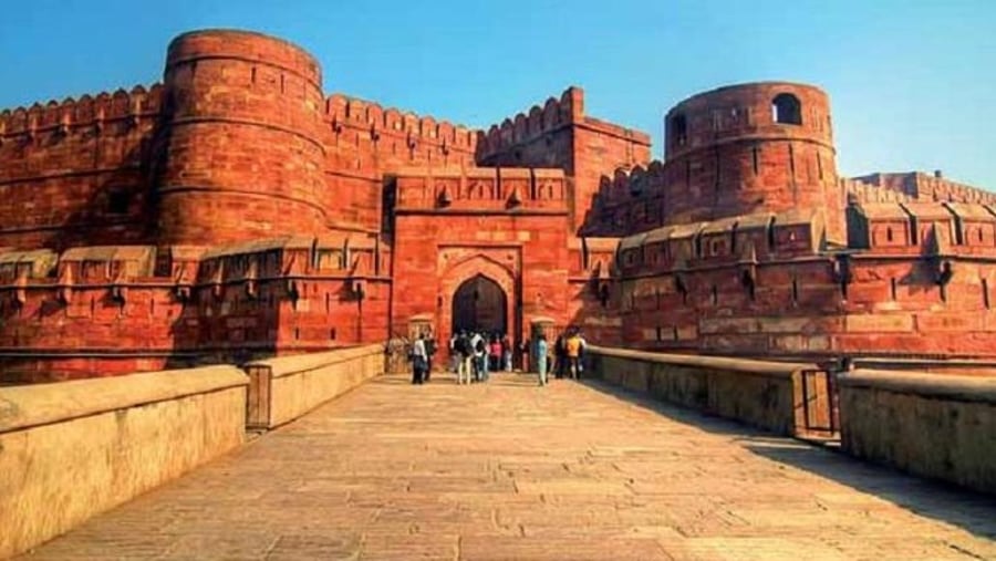 Explore The Agra Fort