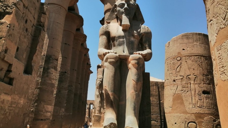 giant ancient Egyptian statue