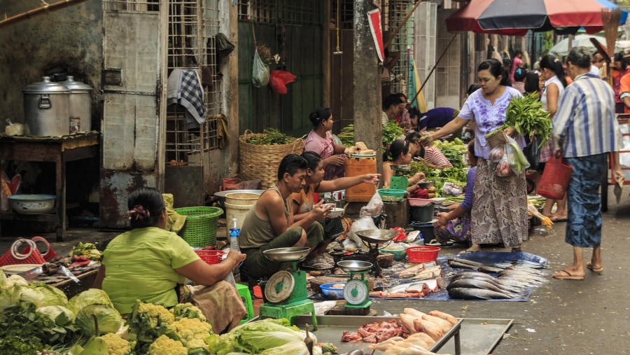 Explore downtown markets of Yangon