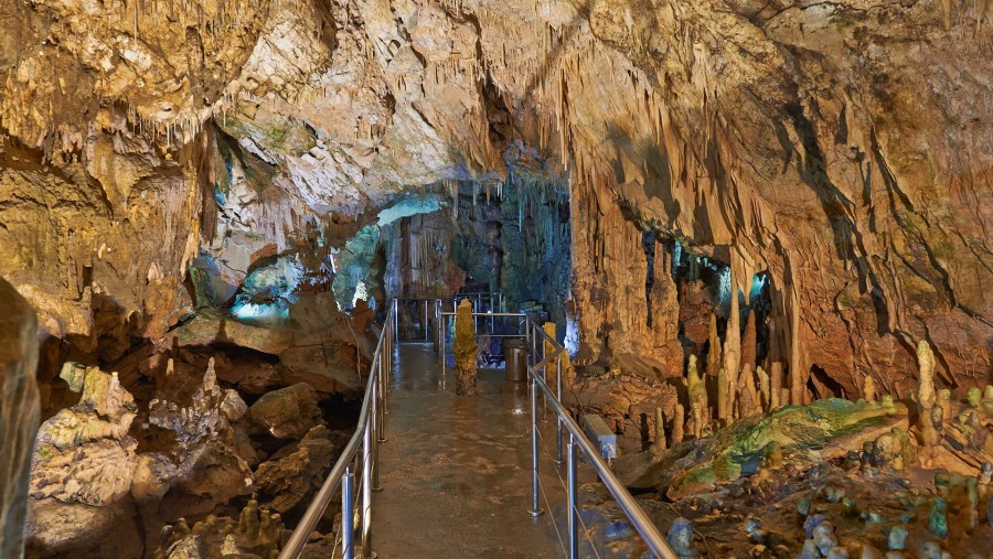 Alepotrypa cave