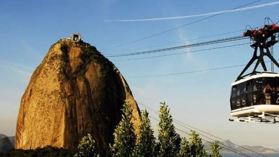 Cable car to Sugar Loaf Mountain