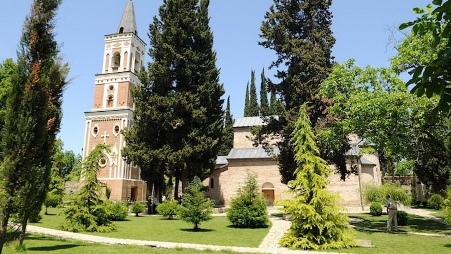 Tour the Bodbe Monastery