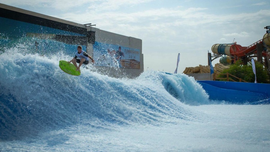 Enjoy the Tidal Waves ride in Dubai