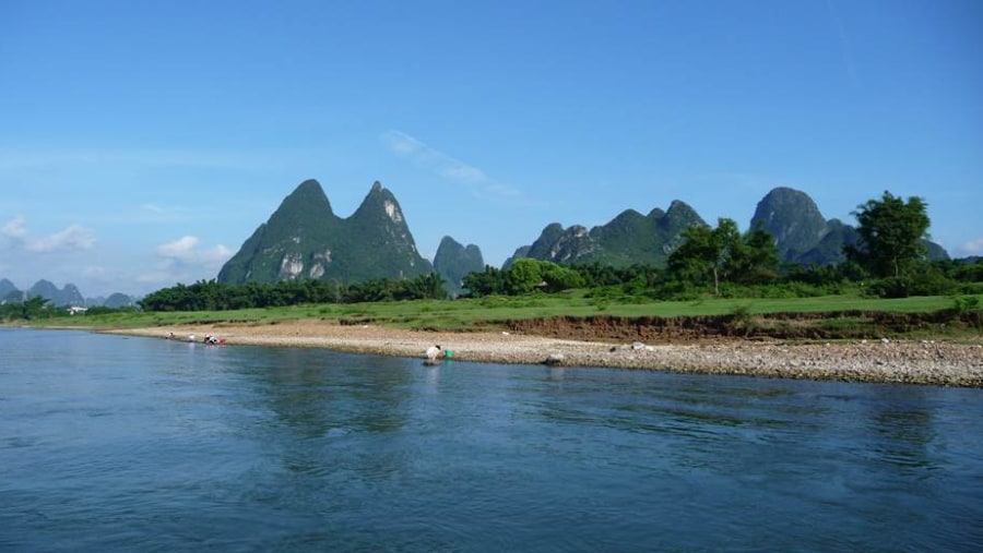 Li River flowing through Yangshou