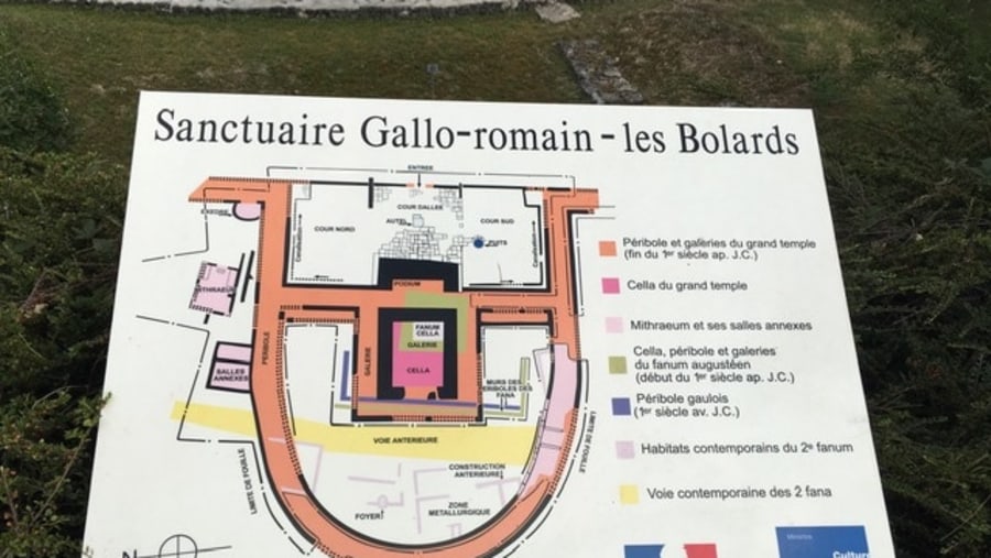 Explore the Site of Les Bolards