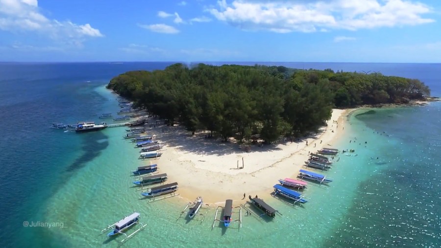 Snorkeling in Gili Nanggu