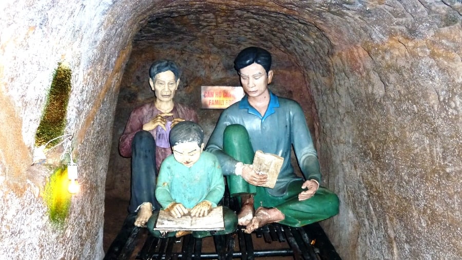 Family room in Vinh Moc Tunnel