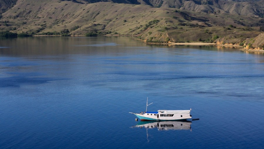 Sail down the Komodo Islands