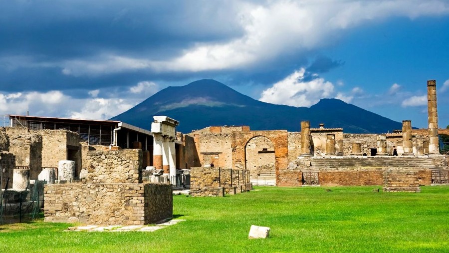 Visit Pompeii