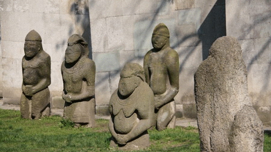 The stone idols