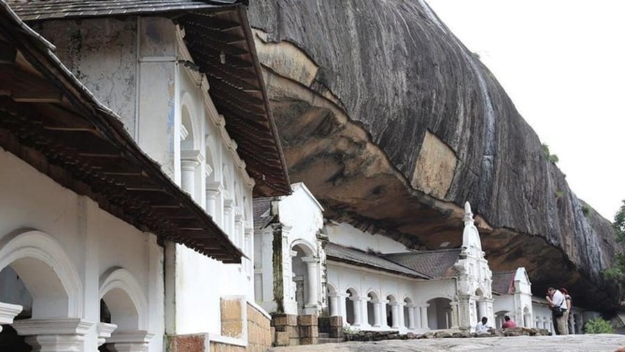 Visit Dambulla Cave Temple