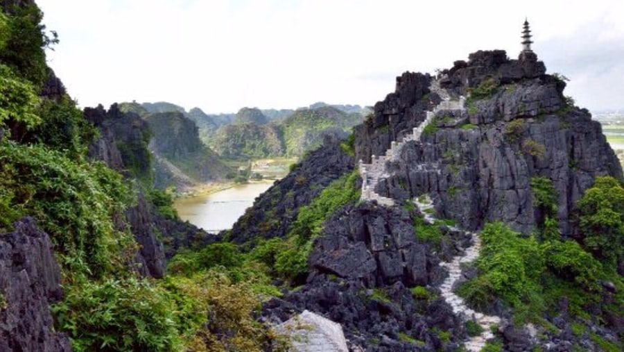 Climb to Mua Caves, Ninh Bình, Vietnam