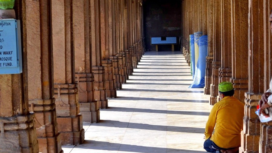 Visit the Jama Masjid, Ahmedabad