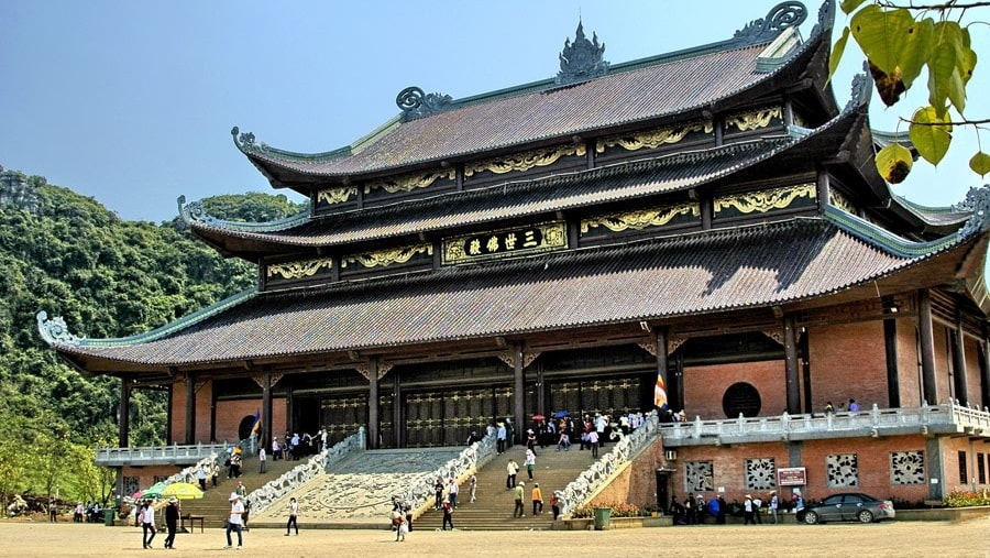 Visit the magnificent Bai Din Pagoda Complex