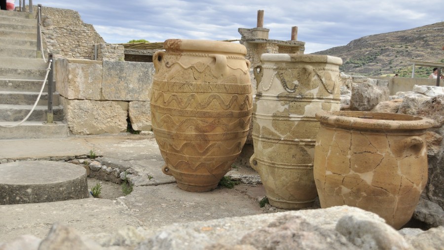 Examine the Remains of Knossos