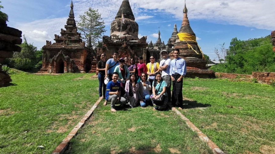 Visit Ancient Temples in Mandalay, Myanmar