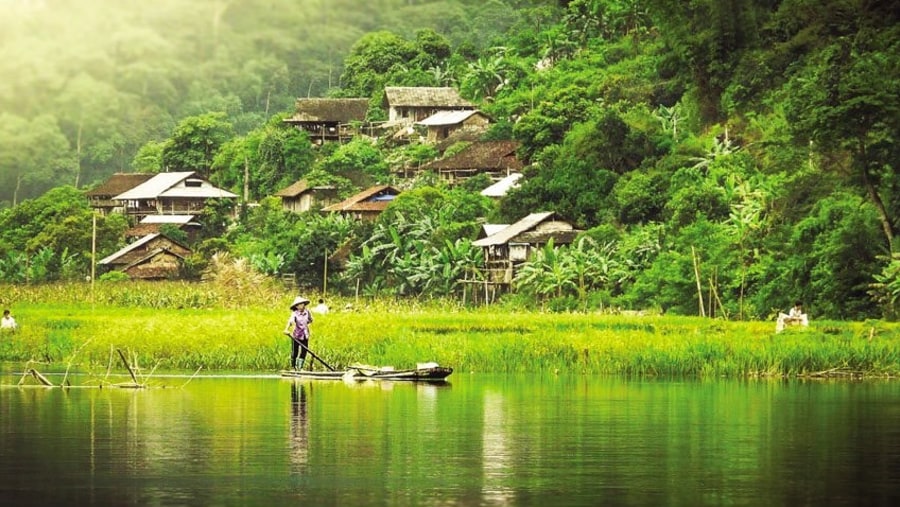 Homestay in Pac Ngoi village Ba Be lake view