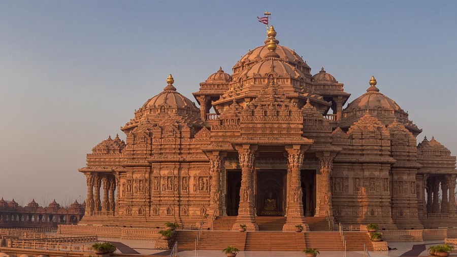 Marvel at the Akshardham temple