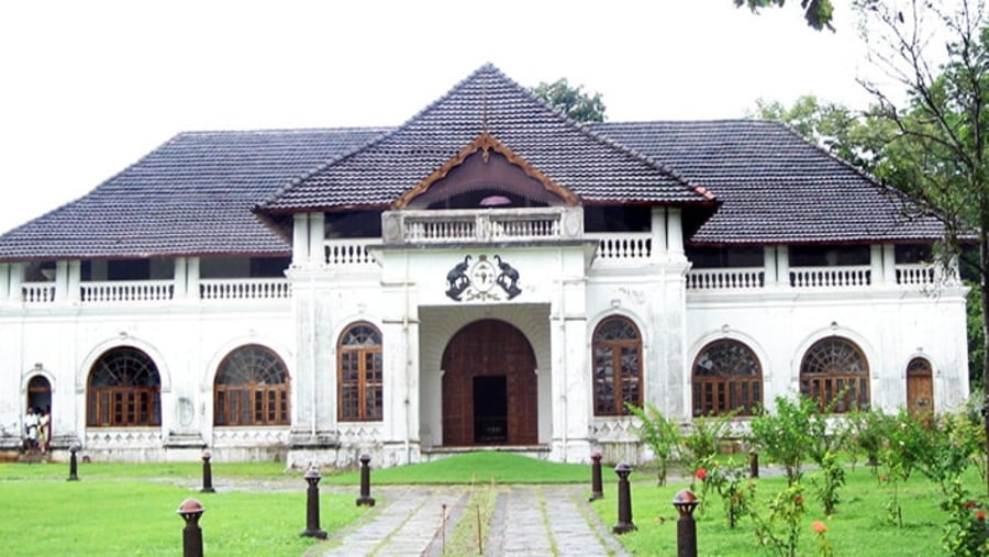 Visit Dutch Palace in Kochi