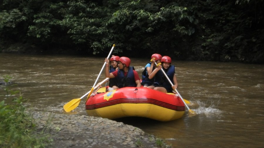 enjoy rafting