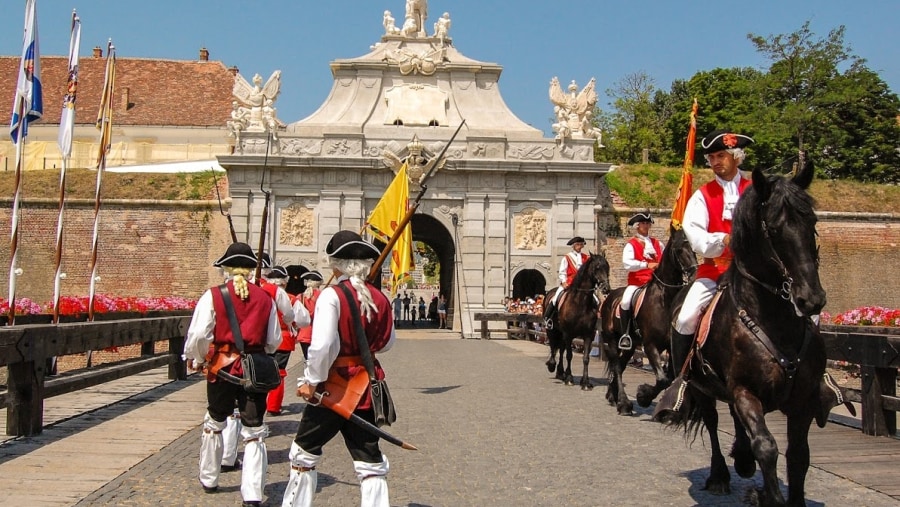 Changing Guards in Alba Iulia