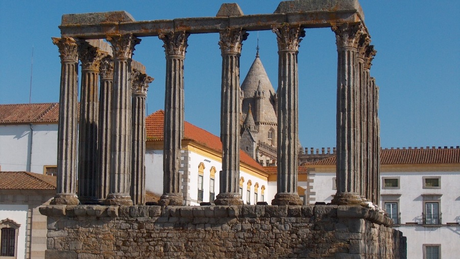 Go to the UNESCO World Heritage Site of Evora