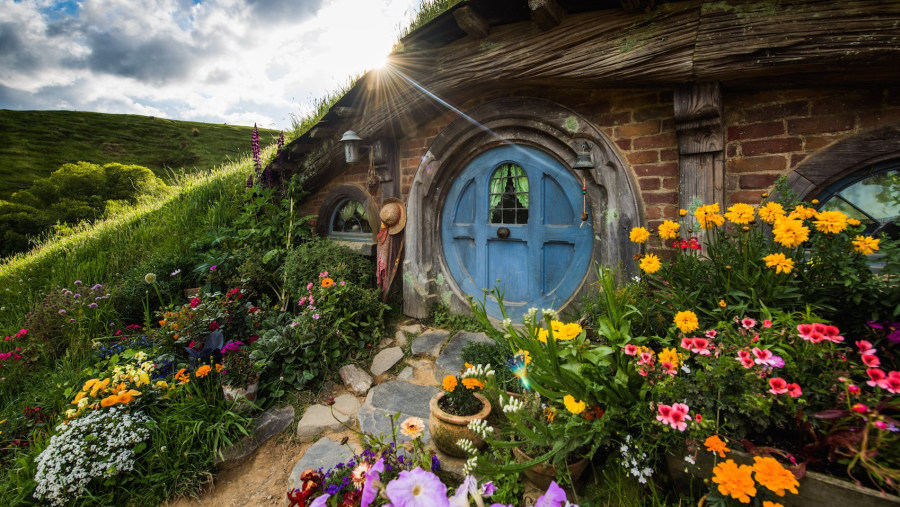 Hobbiton Movie Set