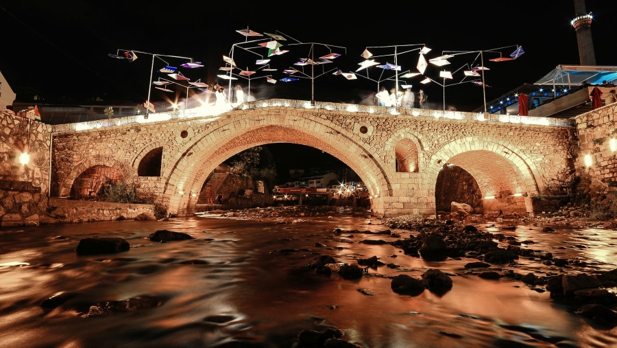 Stroll Through the Popular Stone Bridge