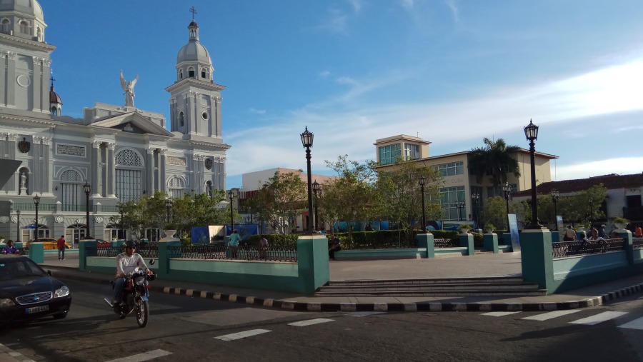 Tour the Parque Céspedes