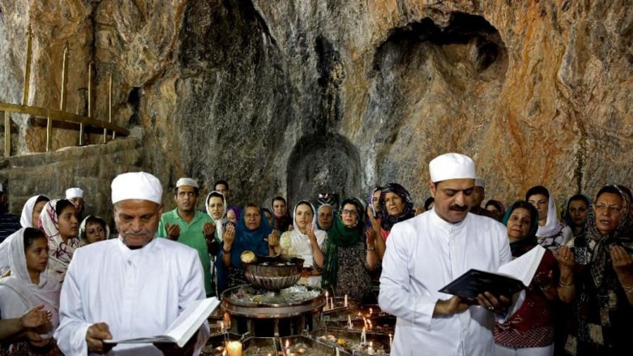 Zoroasterian ceremony 