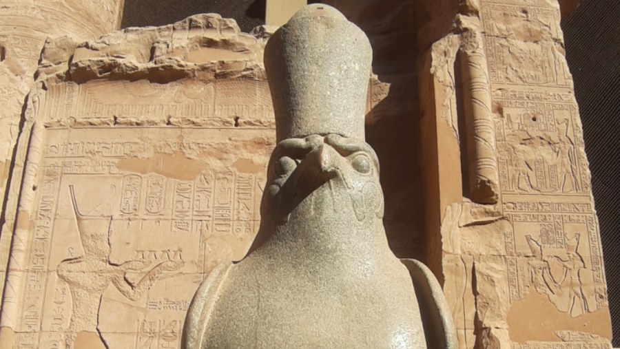 HORUS Son nom signifie «l'Eloigné», Horus, dieu égyptien antique