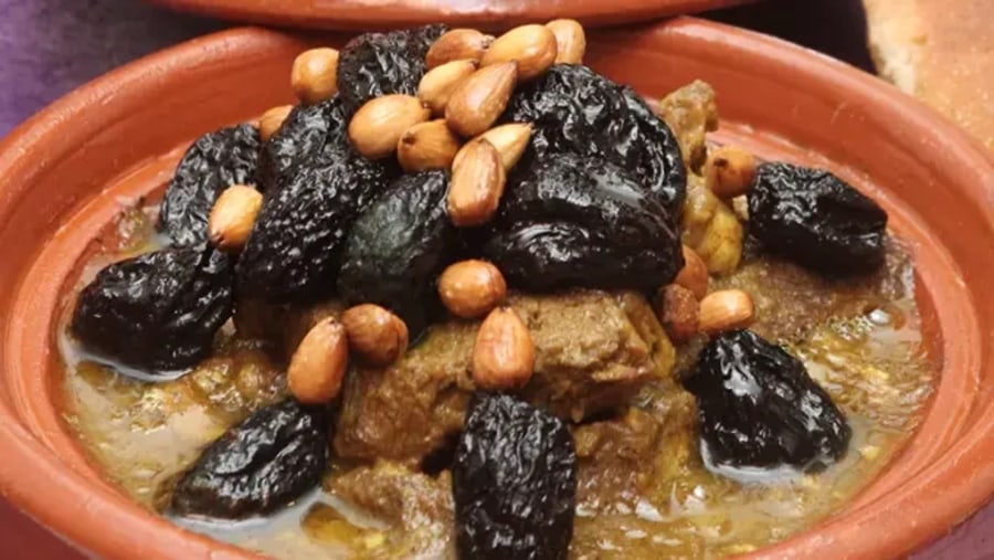 Moroccan Dish - Tagine Laham Wal Barkouk