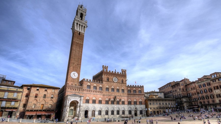 Explore Piazza del Campo