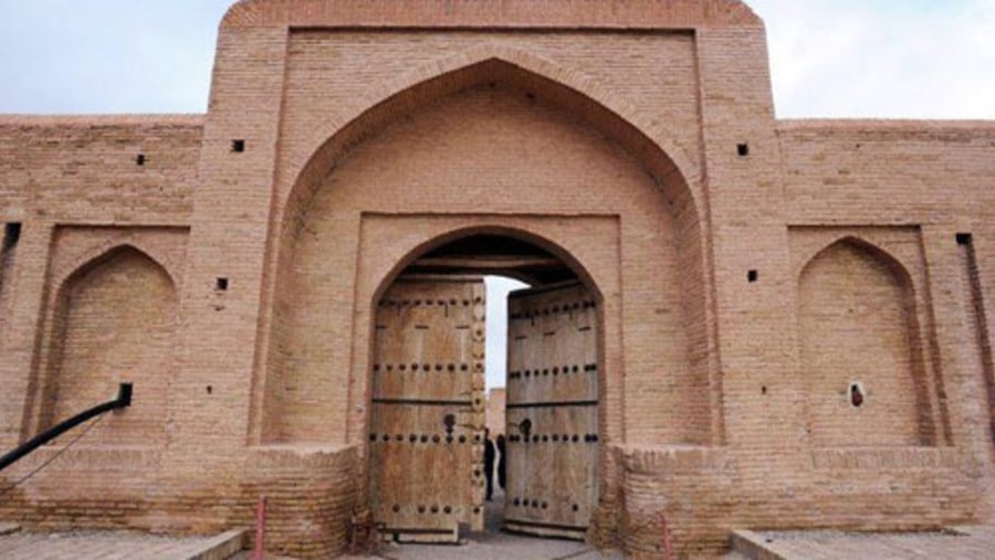 Entrance to the Mian Dasht.