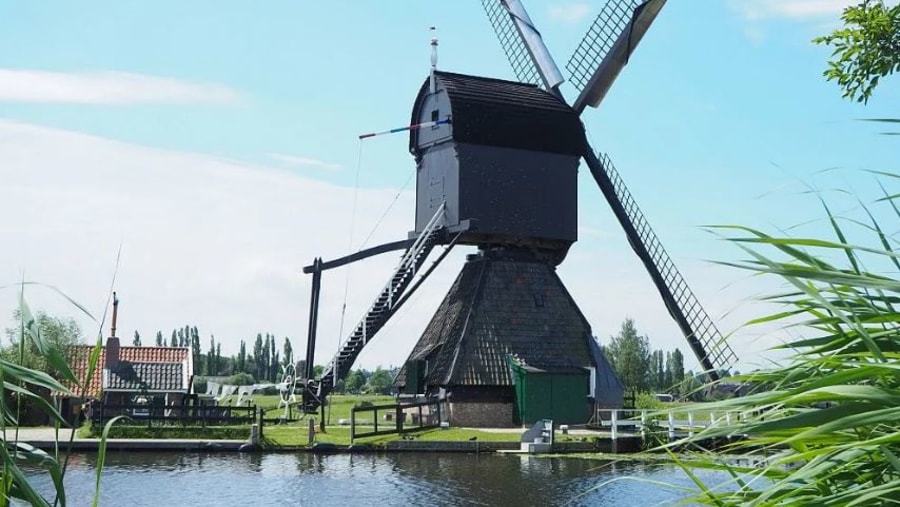 Kinderdijk - The oldest windmill 