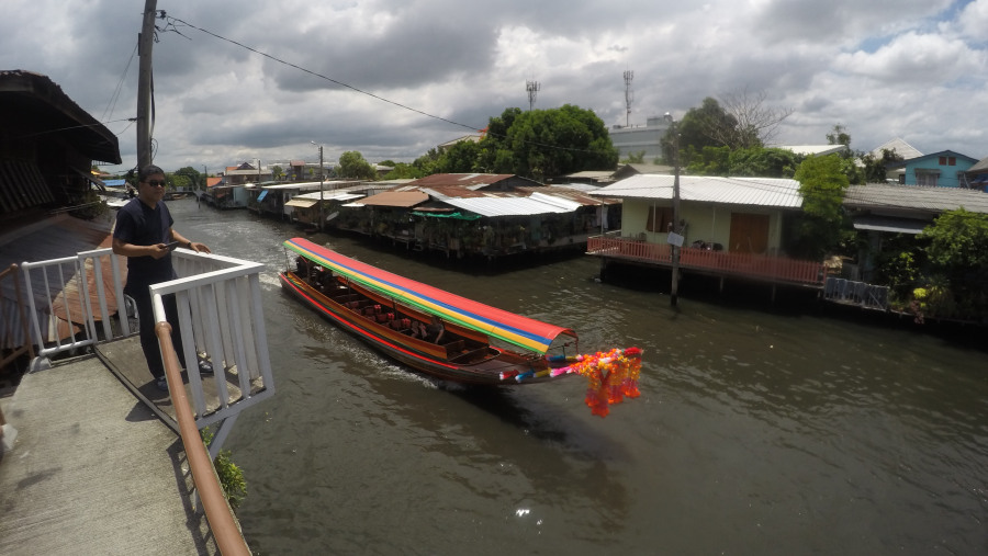 Long-tailed boat to the Bangkok Noi canal