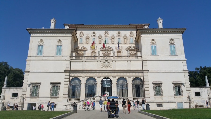 Make your way to Villa Borghese