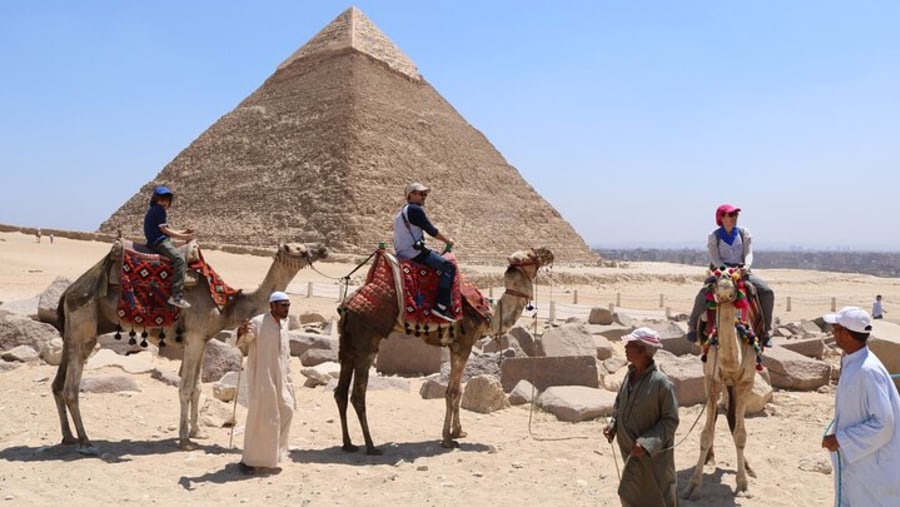 Travellers in Giza