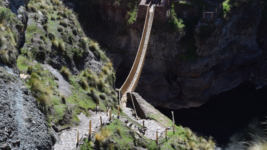 Explore the Bridge of Inca and its surroundings in Peru