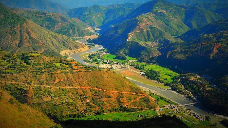 River flowing through the mountains